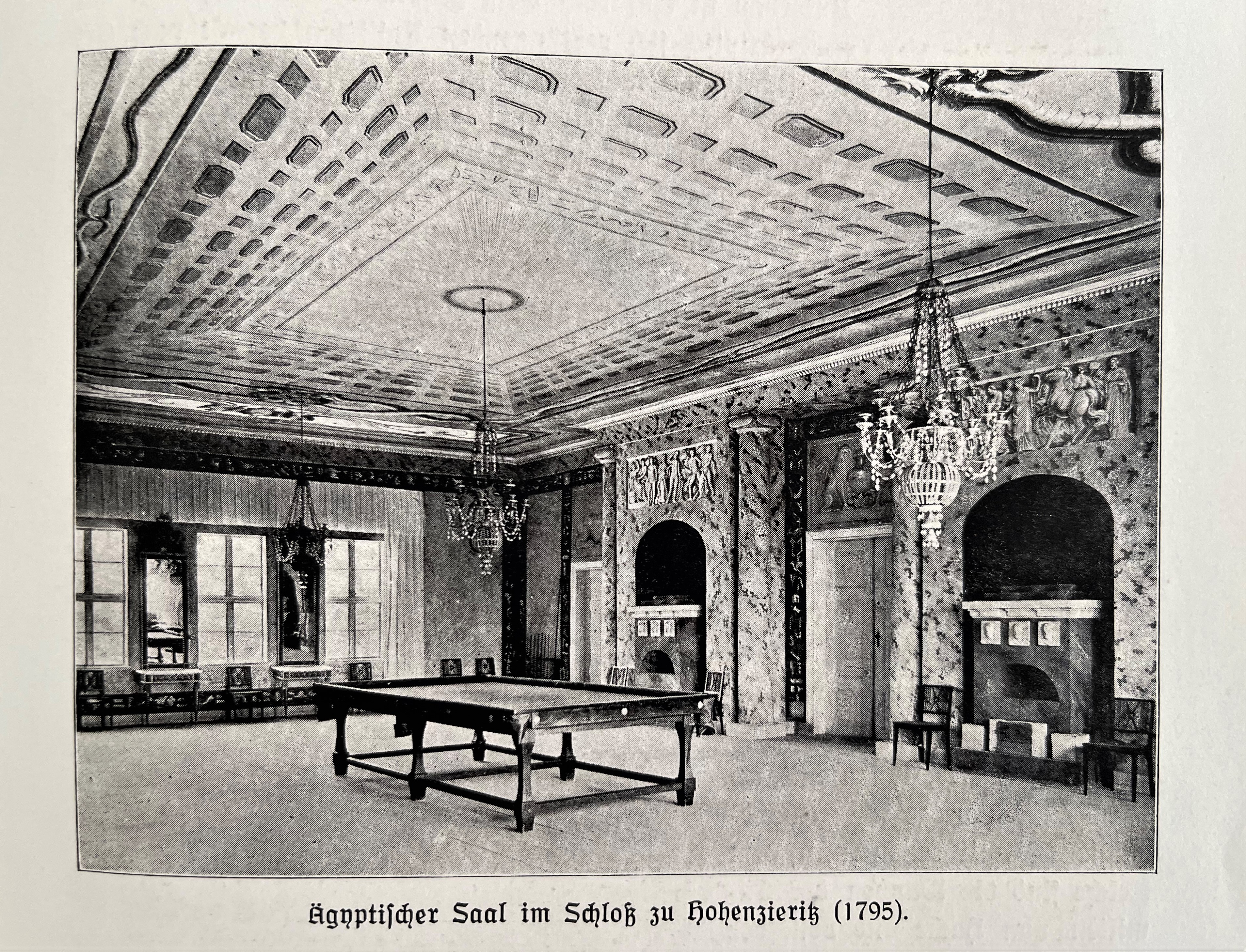 Schloss Hohenzieritz, Ägyptischer Saal In: Krüger: Kunst- und Geschichtsdenkmäler des Freistaates Mecklenburg-Strelitz, Bd. 1,1921 